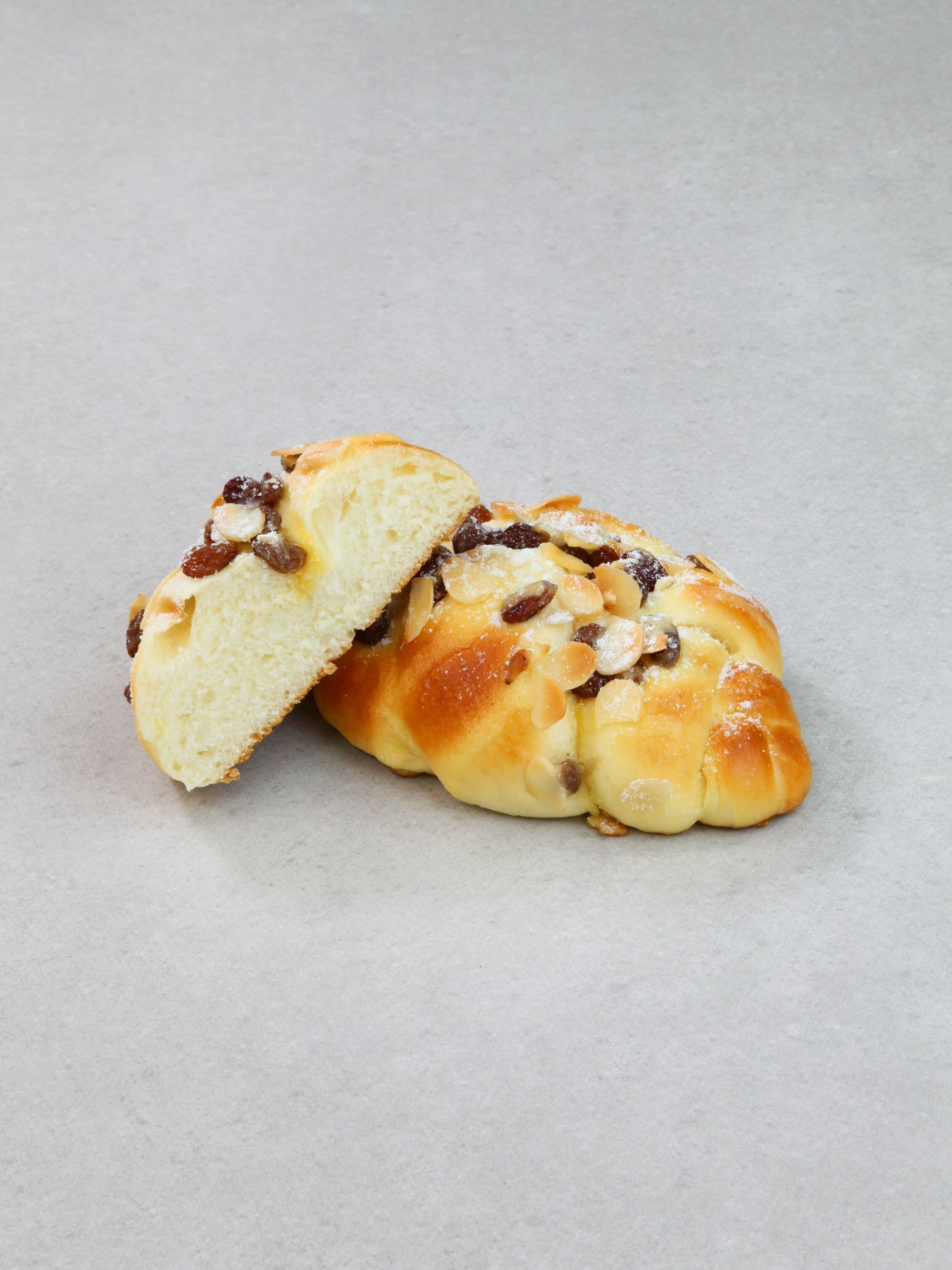 Almond Raisin Bun