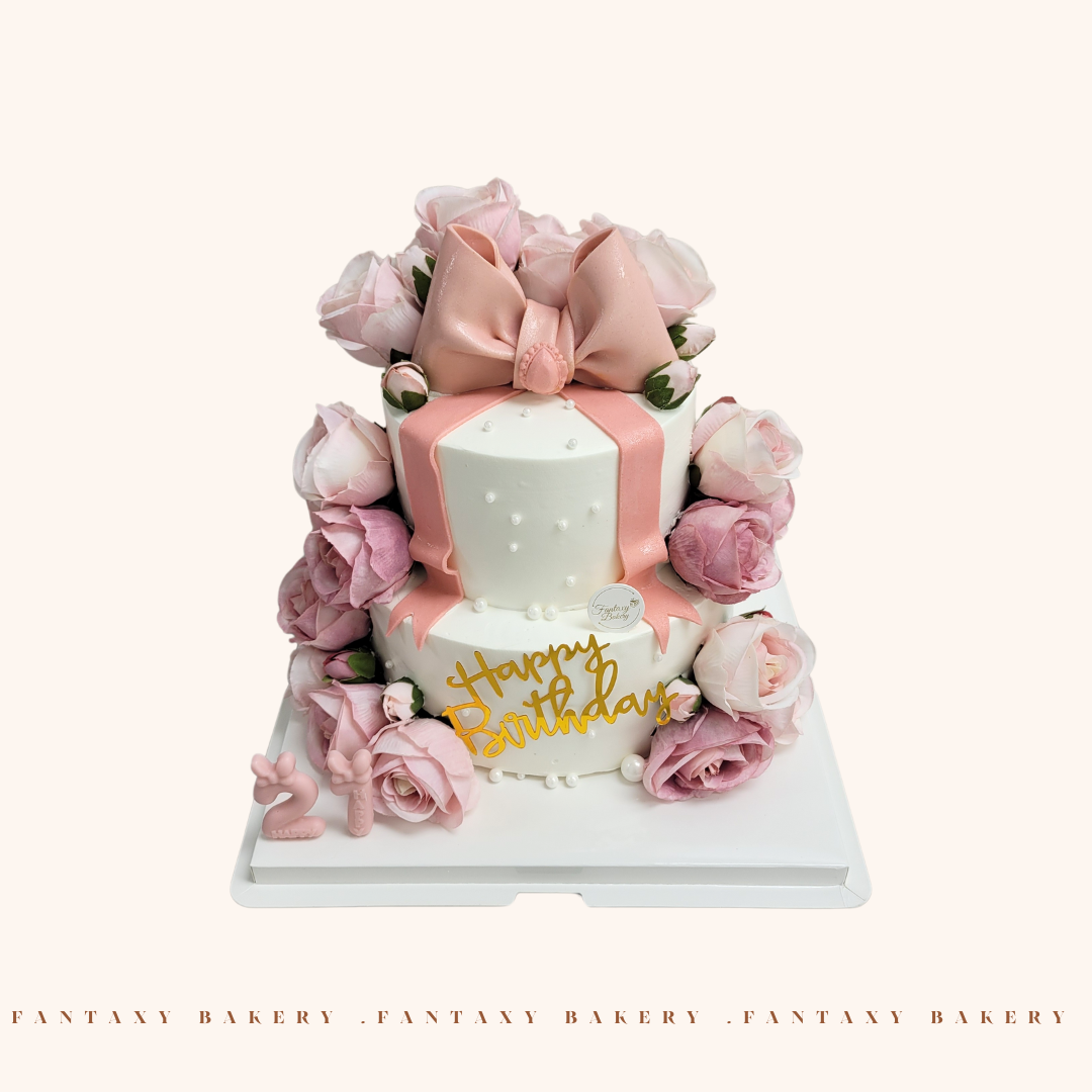 Elegant Blush Bloom Cake